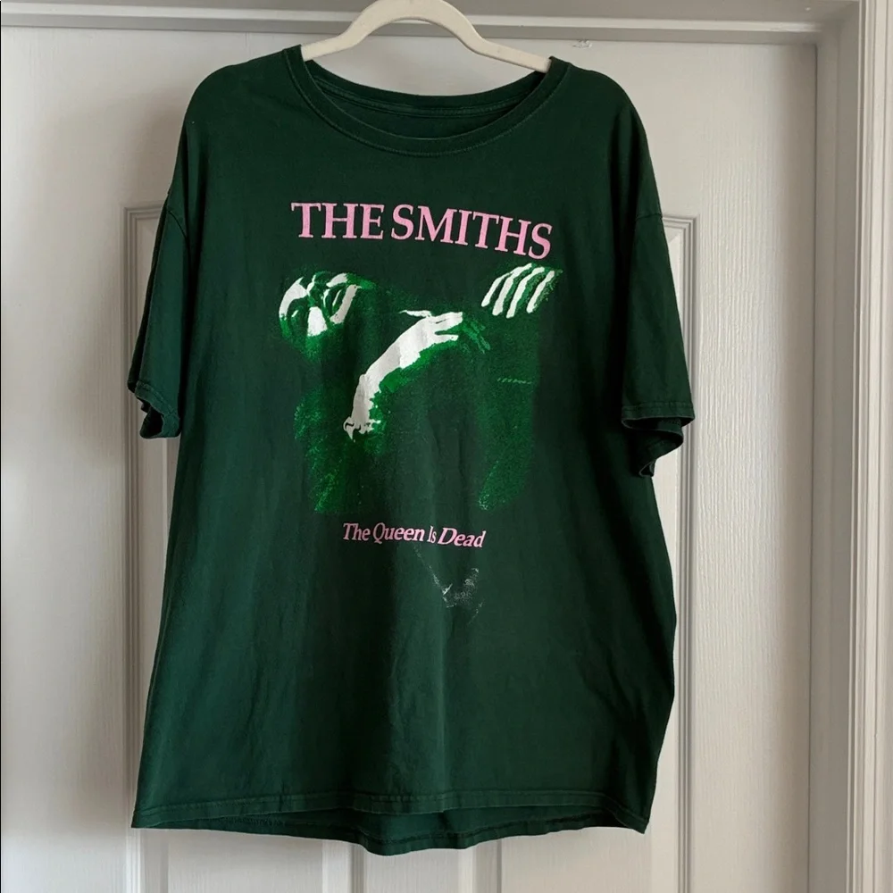 The Smiths Band Tee New Wave 80s The Queen is Dead Green/ Pink Graphic Tee - Picture 2 of 5